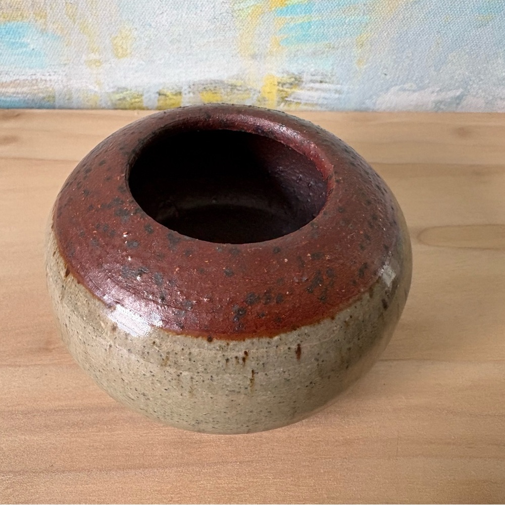 Small Vintage Ceramic Accent Vase - Picture 2 of 5